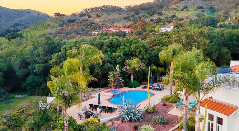 Vacation home with pool & jacuzzi | Suitable for remote work — photo 5