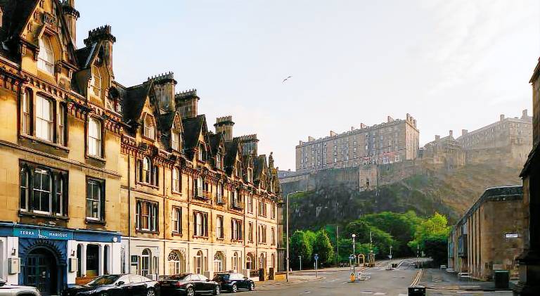 Nice serviced apartment with patio | Next to Edinburgh Castle | Pets are welcome — photo 3
