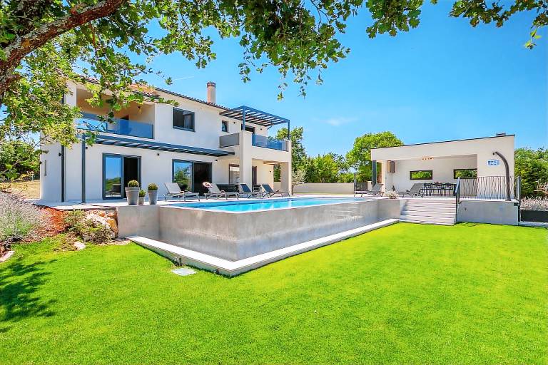 Villa Šajini