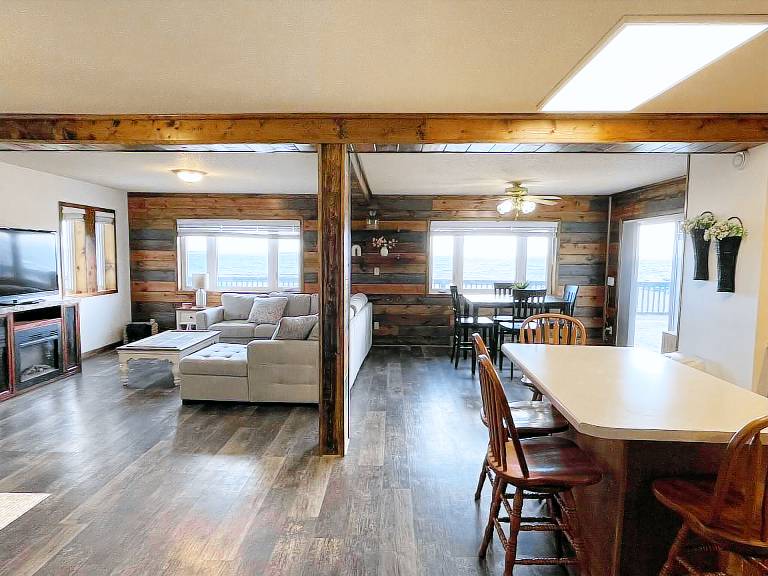 House Devils Lake
