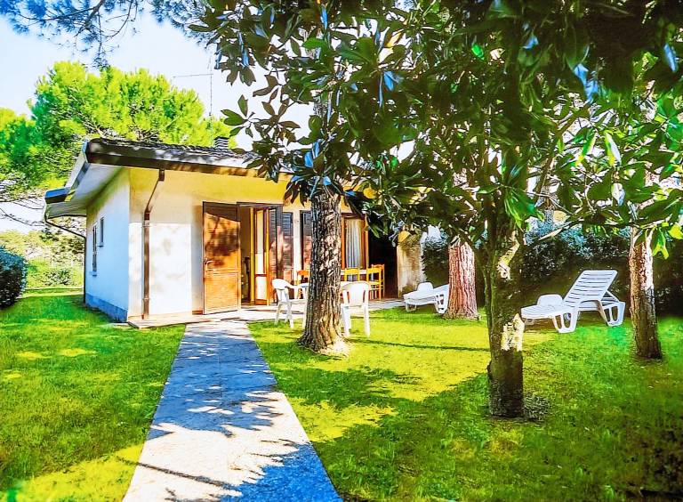 Family-friendly beautiful villa with patio & garden | Nature view | Pets allowed in Bibione