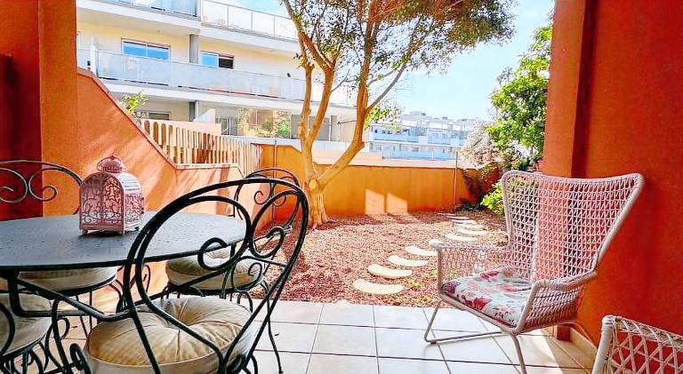 Rental apartment with garden, patio & private pool — photo 5