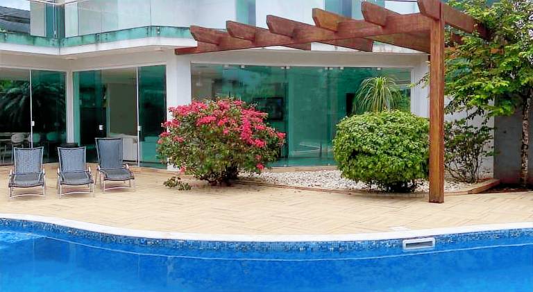 Beautiful house with pool | Dogs allowed in Bertioga