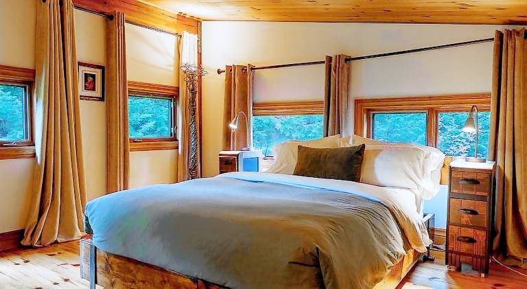 Chalet with garden, hot tub & grill | Perfect for remote work — photo 2