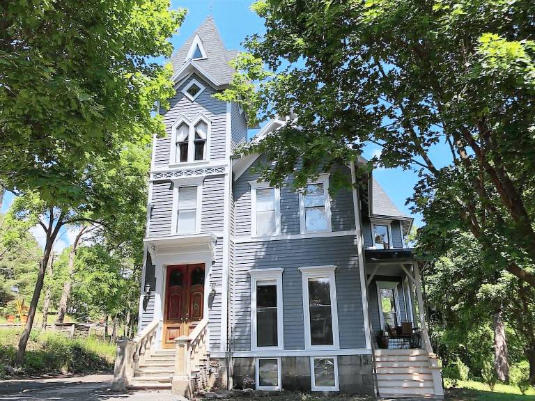 House  Ithaca
