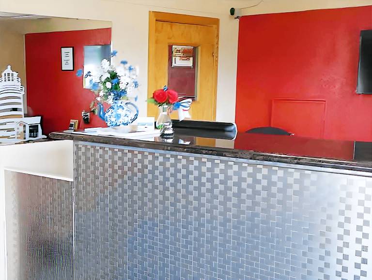 Great Lakes Inn and Suites South Haven — photo 3