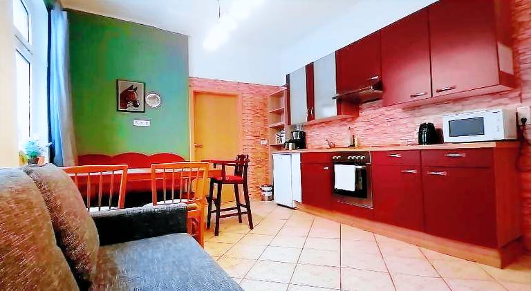 Holiday apartment with jacuzzi — photo 3