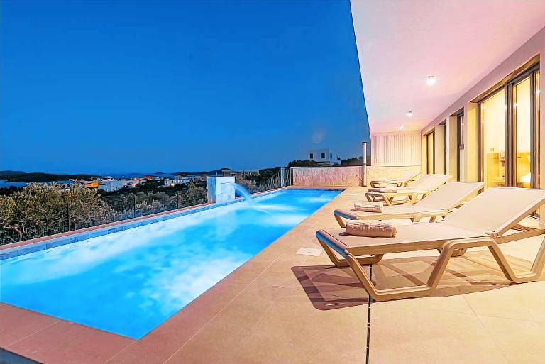 Villa with garden, private pool & patio | Garden view — photo 3