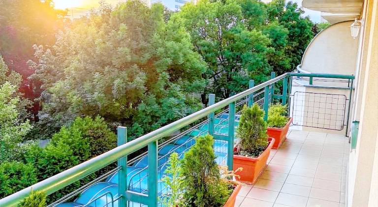Rental apartment with patio | Pet-friendly — photo 4