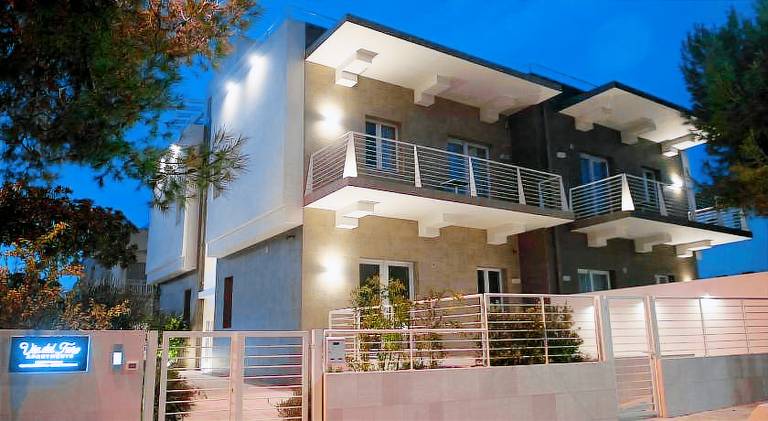 Rental apartment with patio & barbeque — photo 4