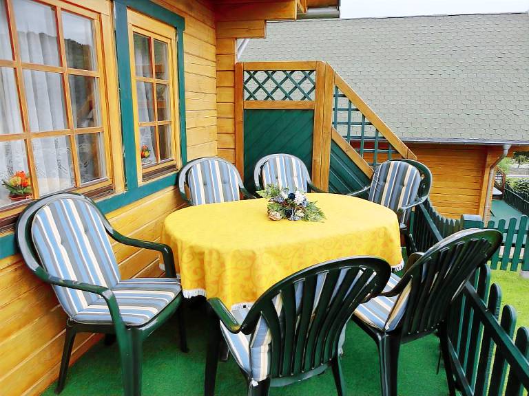 Family-friendly vacation home with yard, terrace & barbecue | Garden view | Pets allowed — photo 3