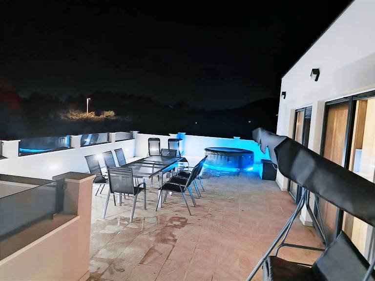 Villa Infinity - Six Bedroom Villa with Swimming Pool and Hot Tube — photo 3