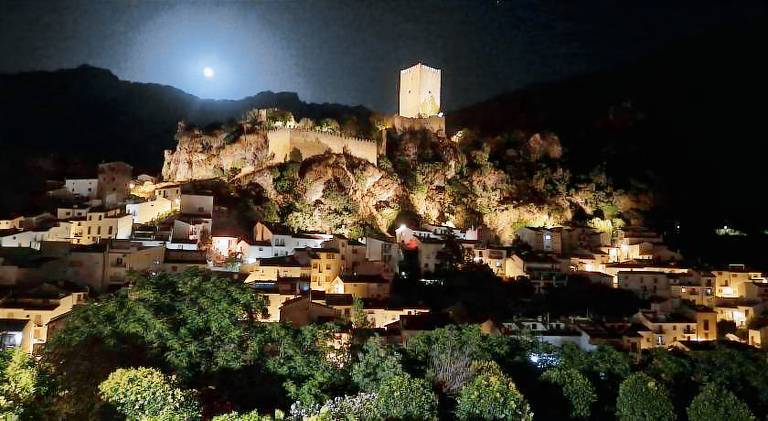 Apartment with 2 rooms for 6 persons in Cazorla
