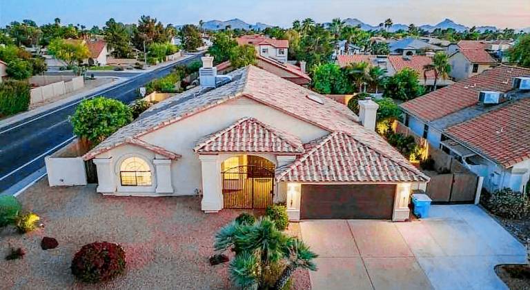 Luxury Scottsdale Retreat Heated Pool and Mini Golf — photo 5