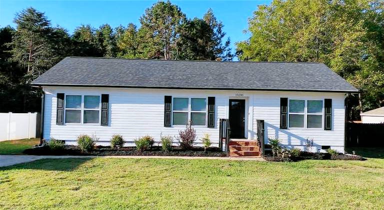 House with 3 rooms for 6 persons in Huntersville, NC