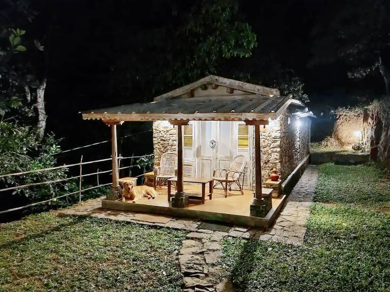 Cottage  Poonjar Nadubhagam
