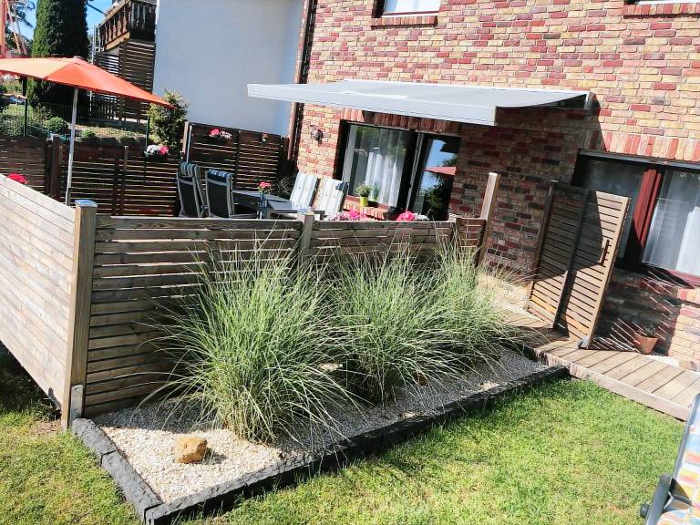Apartment with yard, patio & barbeque — photo 5