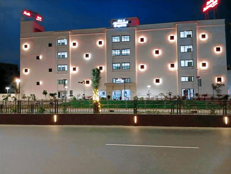 Hotel Ashray Inn Express