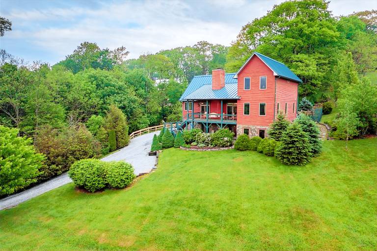 House  Beech Mountain