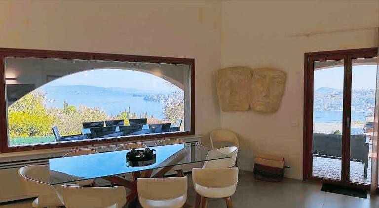 Villa with jacuzzi — photo 4