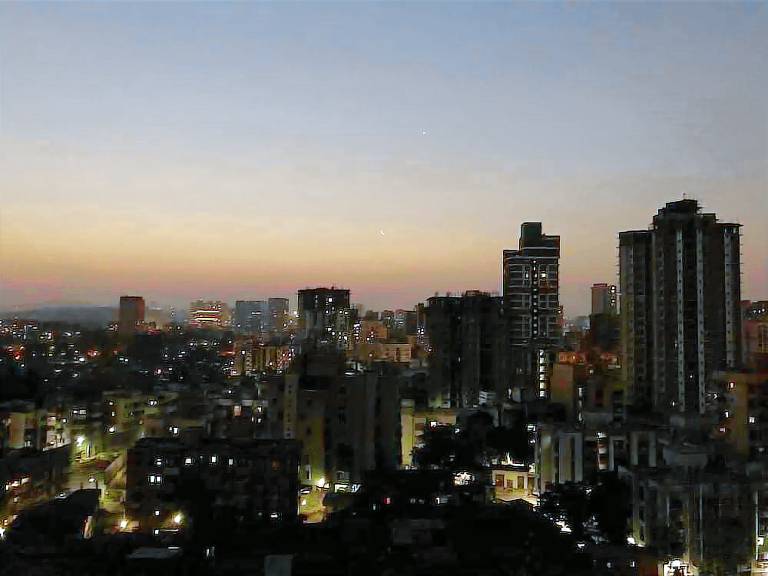 Apartment  Kandiwali West
