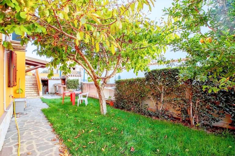 Apartment 'Casa Vacanze Vicino ad Alghero' with Terrace, Garden and Wi-Fi — photo 2