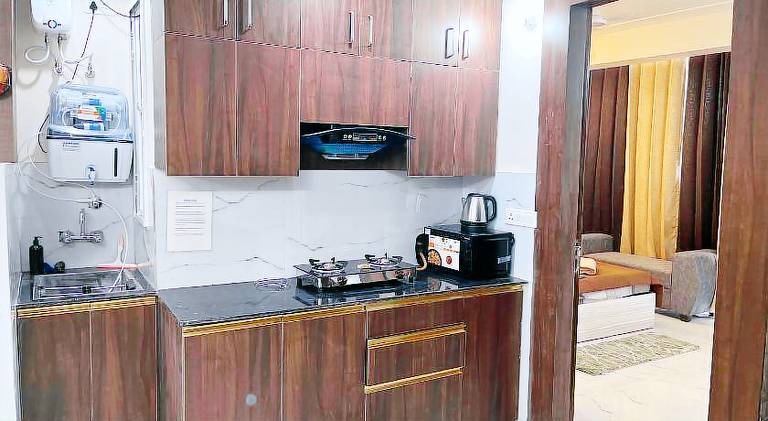 Mountain View-Branded Residency-Entire Flat 2KingBeds 2Washrooms Lift Parking Kitchen Tapovan — photo 3