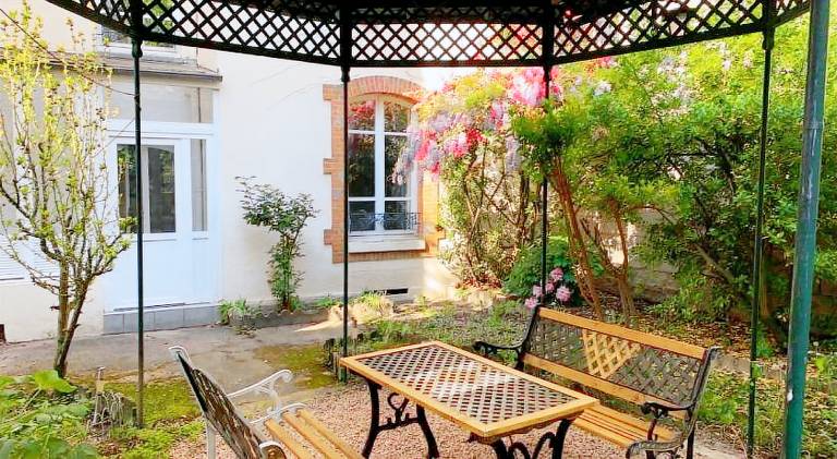 Residence Bains Callou situee face aux thermes — photo 5