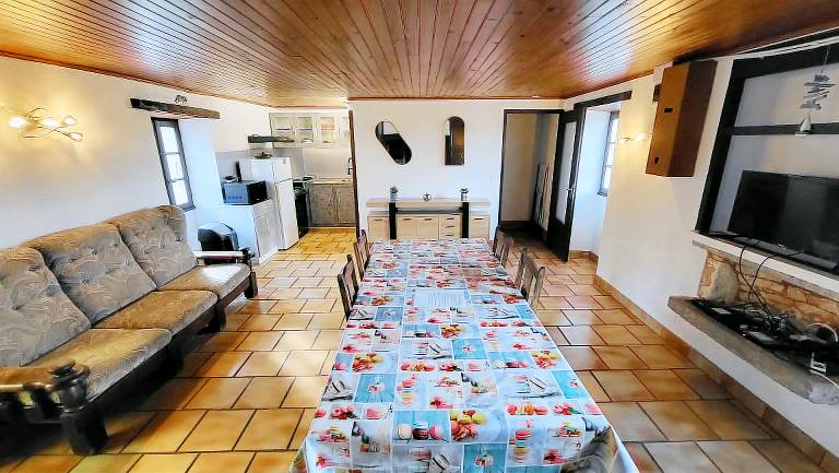 Vacation home with yard, fast internet & barbeque | Garden view — photo 4