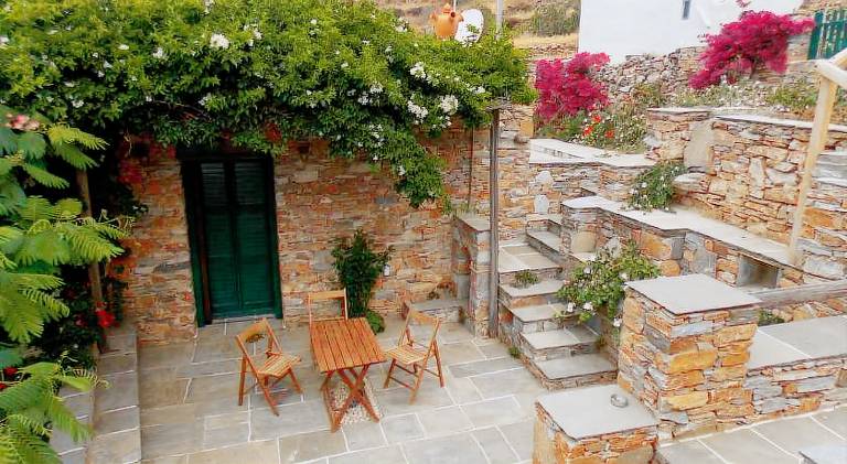 Vacation home with terrace — photo 4