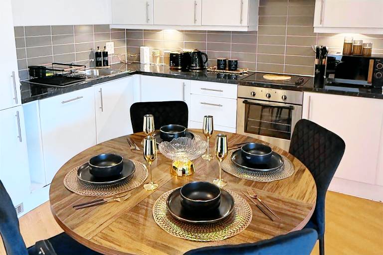 Flat - Sleeps 4 - Parking - Balcony - Pet friendly — photo 5