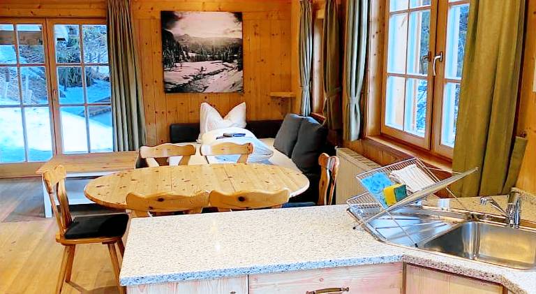 Nice lodge with sauna, yard & patio | Next to the ski | Pets allowed — photo 3