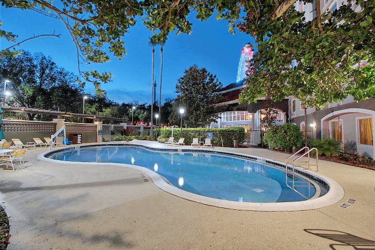 La Quinta Inn & Suites by Wyndham Orlando I Drive/Conv Ctr — photo 2