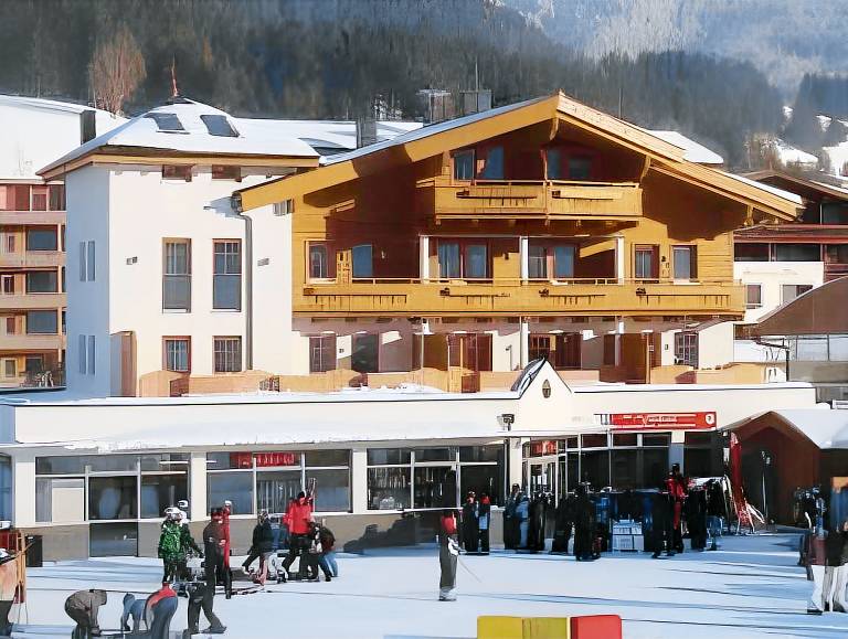 Apartment with sauna & patio in Leogang