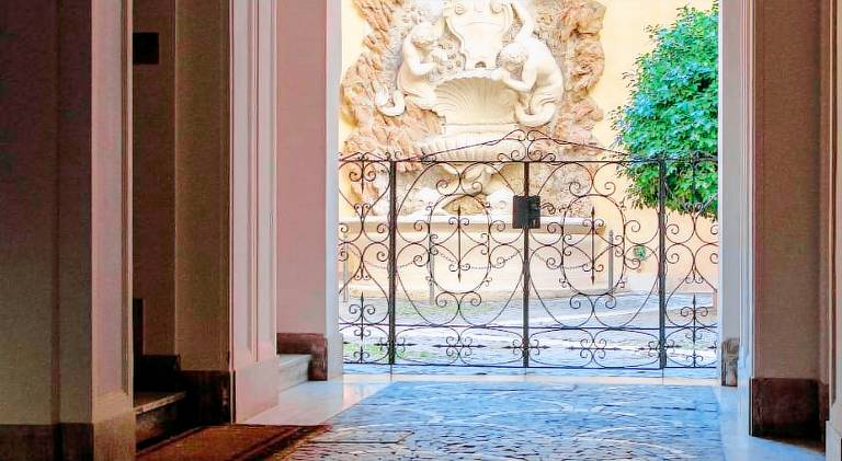 Trevi My Charming Holiday Home, at Trevi Fountain — photo 5