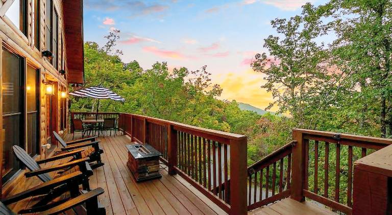 House with sauna & hot tub | Ski nearby | Pets are welcome in Shenandoah, MD