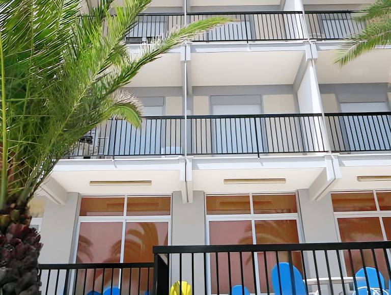 Serviced apartment with terrace | Next to the beach | Pets are welcome in San Benedetto del Tronto