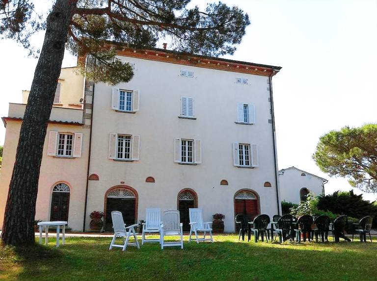 Villa Lari