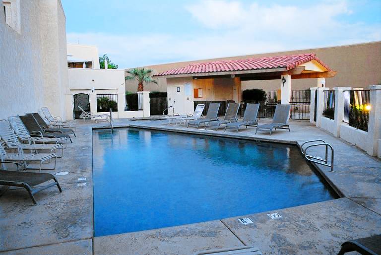 Child-friendly charming condo with barbeque & pool | Pets are welcome in Lake Havasu City, AZ