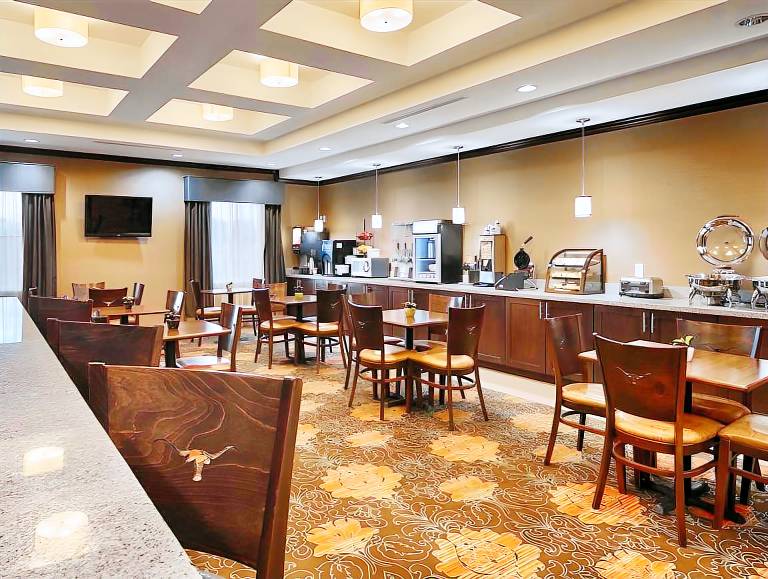 Best Western Plus Longhorn Inn & Suites — photo 3