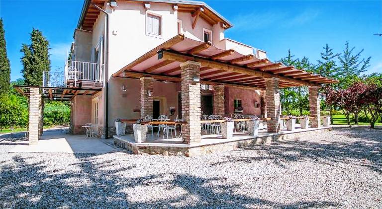 Lovely farm with yard, pool & grill | Pets allowed — photo 2
