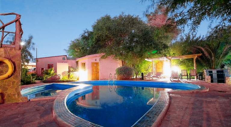 Charming lodge with terrace, pool & yard | Pet-friendly — photo 2