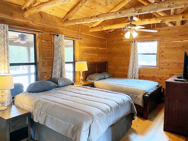 Cabin  Seguin