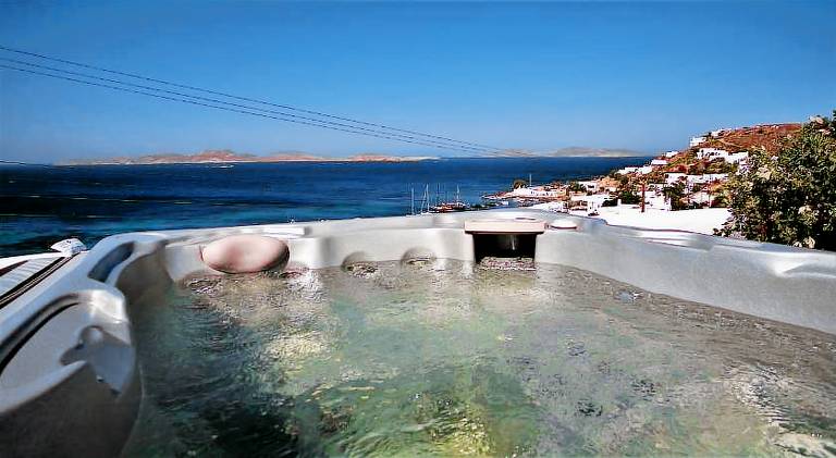 Serviced apartment with yard, terrace & jacuzzi | Perfect for remote work — photo 3