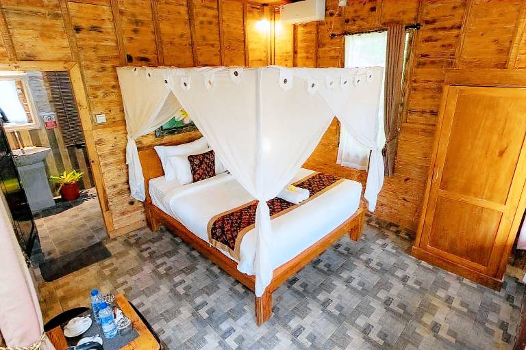 Private room with hot tub & pool — photo 4