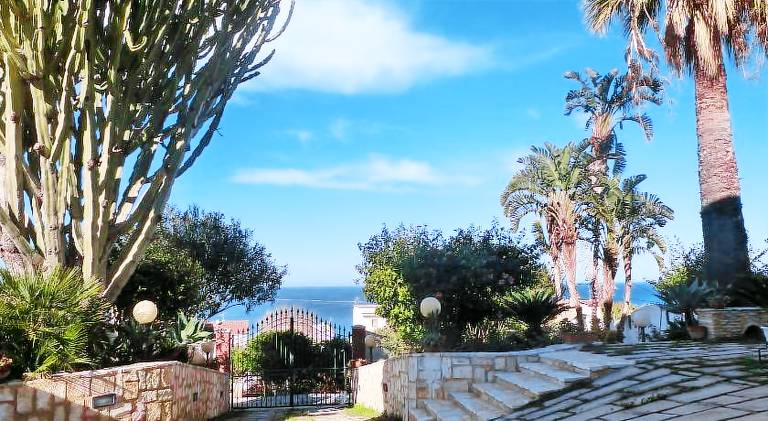 Vacation home with 2 rooms for 5 persons in Alcamo