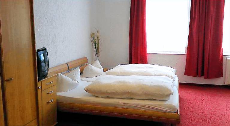 Hotel Zum Goldenen Lowen — photo 2