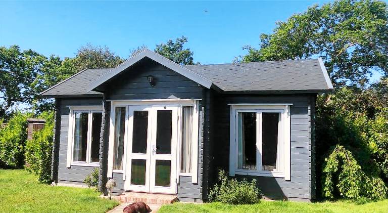 Modern Summerhouse in Lymington