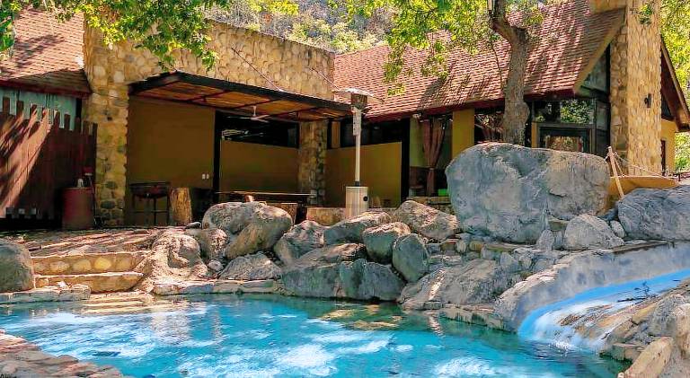 Chalet with garden, terrace & jacuzzi — photo 3