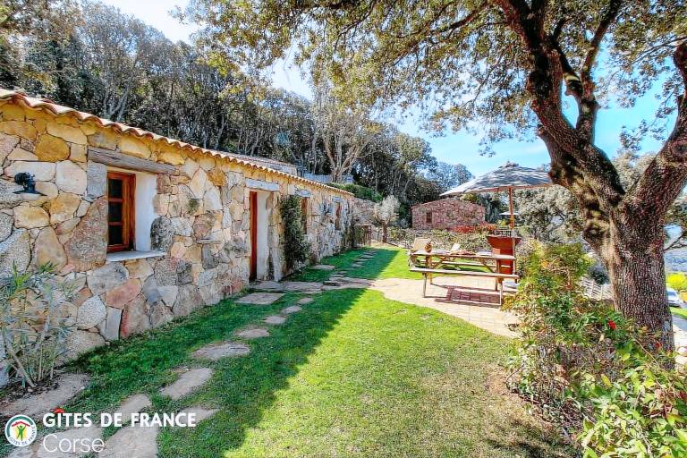 Lovely gite with patio, BBQ & yard | Sea view | Pets are welcome — photo 3